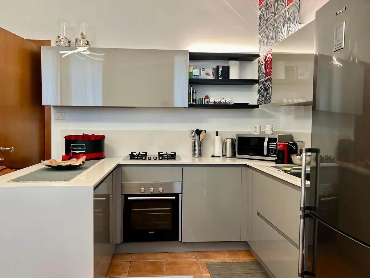 Red Rose Apartment Con Garage Vicenza 0*,  Italy